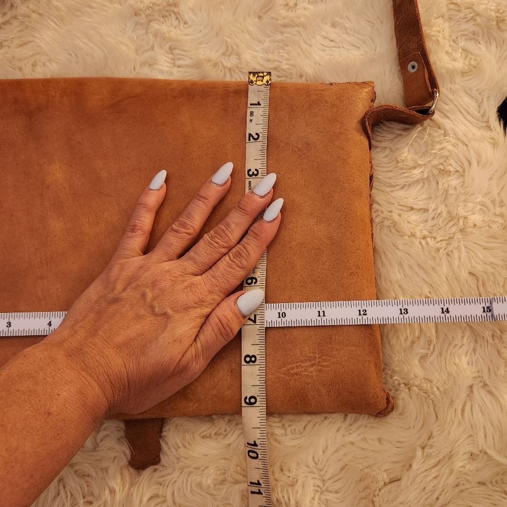 Handmade Leather Crossbody Shoulder Bag - Picture 14 of 14